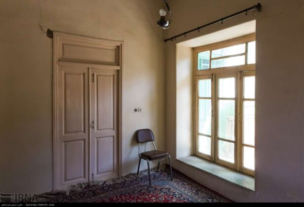 Persian Architecture in Photos: Qavami Mansion