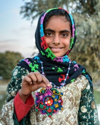 Girls Selling Handicrafts Online to Help Develop Their Remote Village