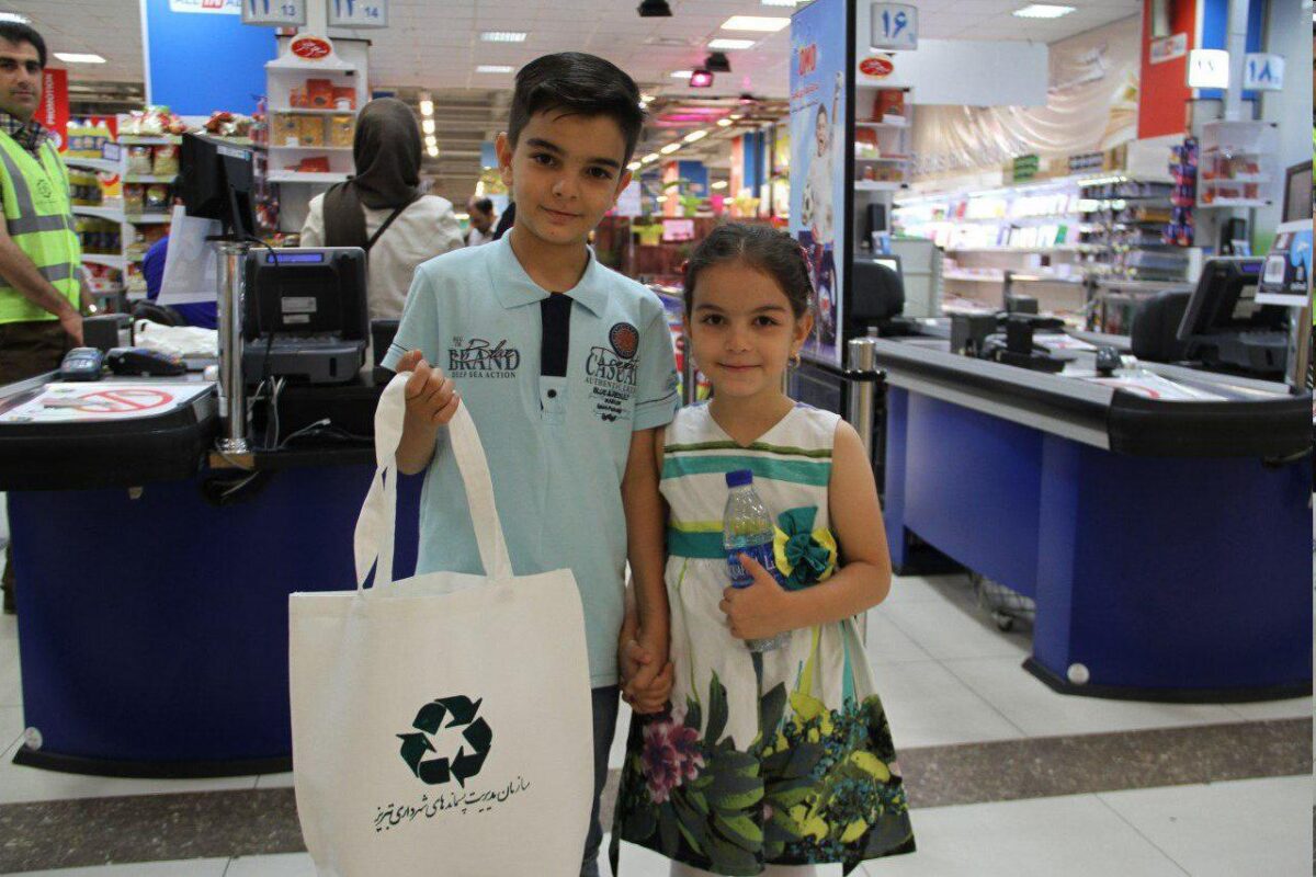 Tabriz Pioneer in Curbing Use of Plastic Bags