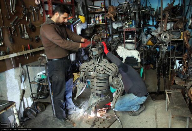 Iranian Artisan Uses Scrap Metal to Make Lovely Statues