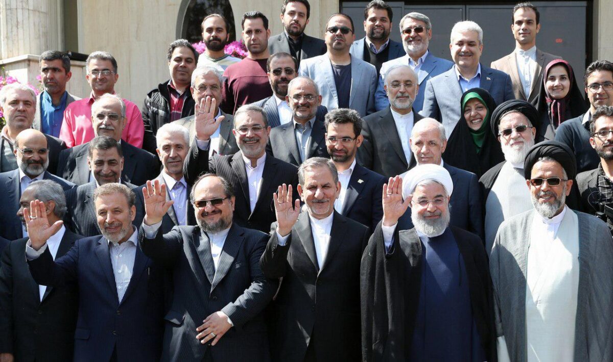 Iranian MPs Push for Cabinet Reshuffle amid Devaluation of National Currency 1 Iranian MPs Push for Cabinet Reshuffle amid Devaluation of National Currency