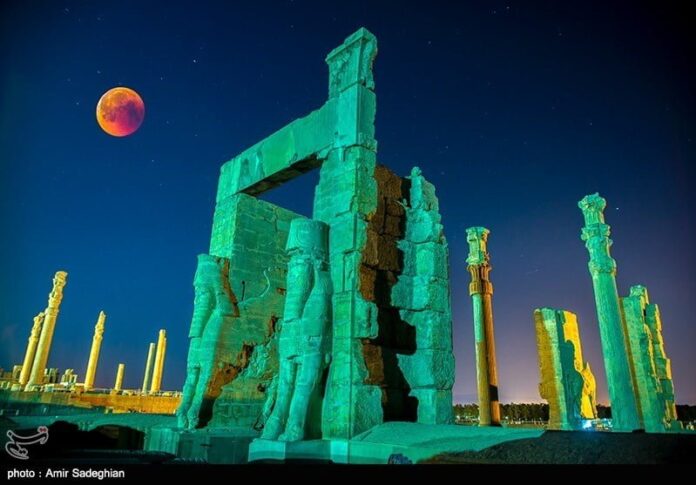 Longest Lunar Eclipse of Century_in iran