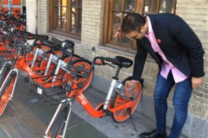 Pollution-Hit Tehran Embraces New Bike-Sharing Start-up