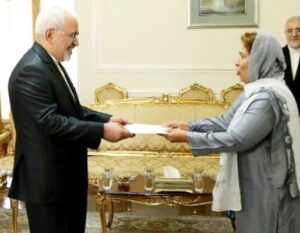 Iran FM Holds Talks with PUIC, ECO Secretary-Generals
