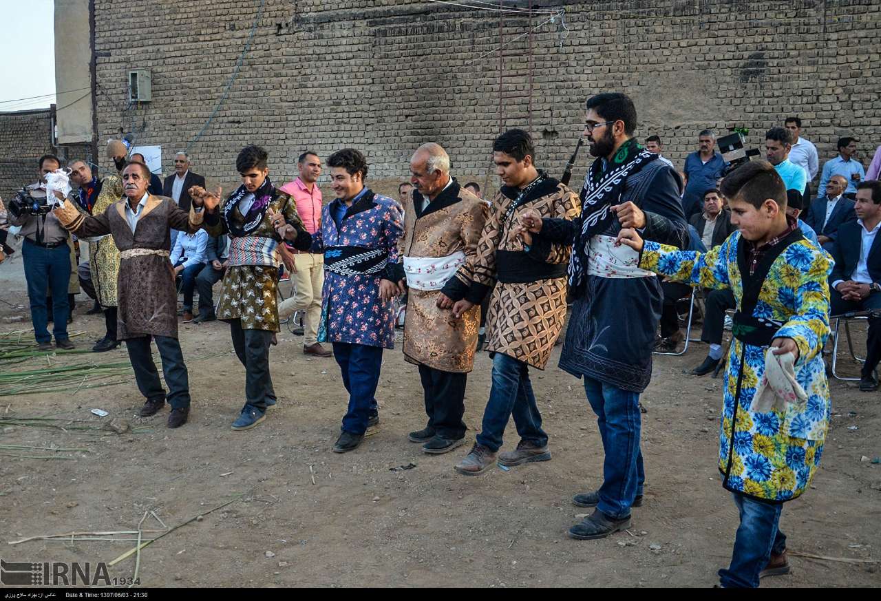 https://ifpnews.com/wp-content/uploads/2018/09/Traditional-Wedding-Ceremonies-Still-Popular-in-Iran%E2%80%99s-Lorestan-7.jpg
