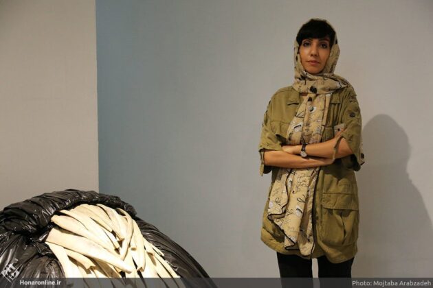 Iranian Artist Uses Plastic Bags to Give Environmental Warning