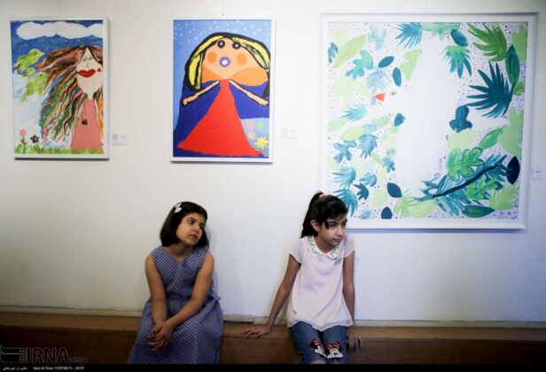 Iranian Children Use Painting to Call for Global Peace    