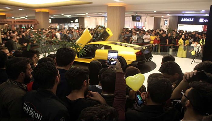 Iranian Car Designer Builds Nice Copy of Lamborghini