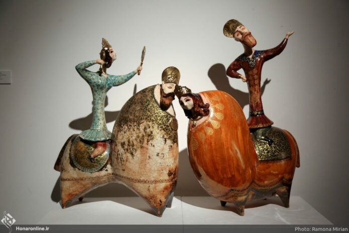 Sculpture Exhibit Depicts Iranian Women’s Transition to Modernity (14)