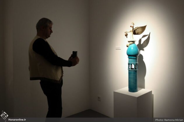Sculpture Exhibit Depicts Iranian Women’s Transition to Modernity