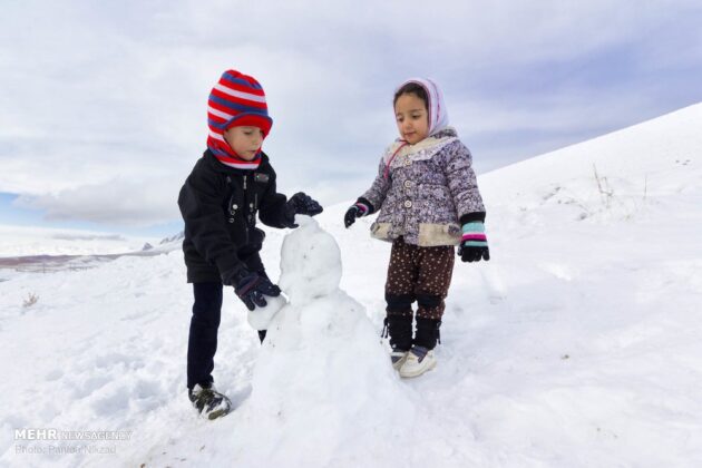 People Rejoice as Snow Covers Iran’s Chaharmahal & Bakhtiari