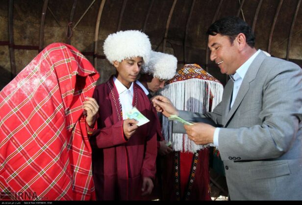 Eight Turkmen Couples Hold Joint Wedding in Traditional Style