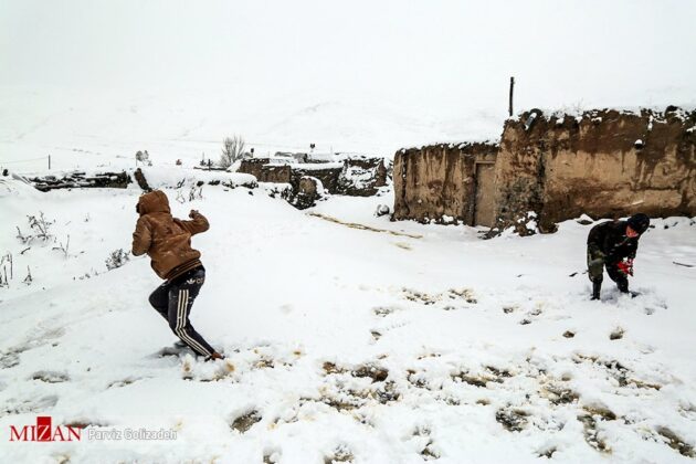 Iran’s Ahar Blanketed in Autumn Snow