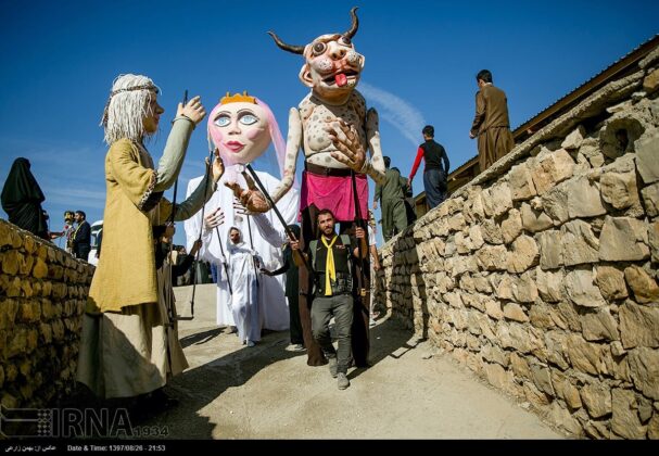 Kermanshah Hosts Doll Carnival on Quake Anniversary