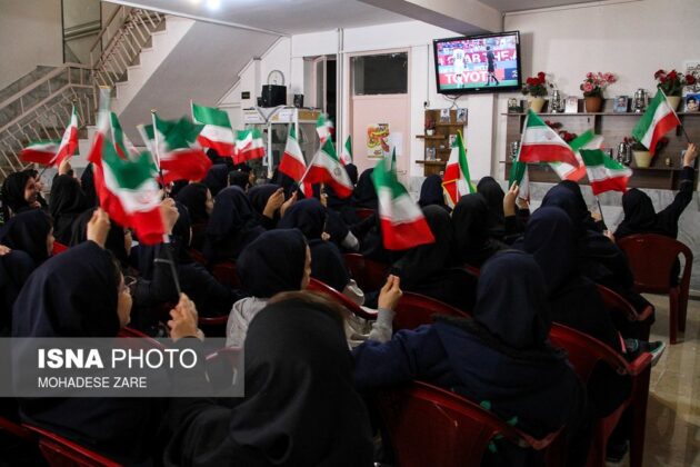 Iranian Students Enjoy Watching ACL Final Together at Schools
