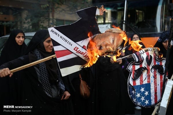 Iranians Condemn US Policies in Huge Nationwide Rallies