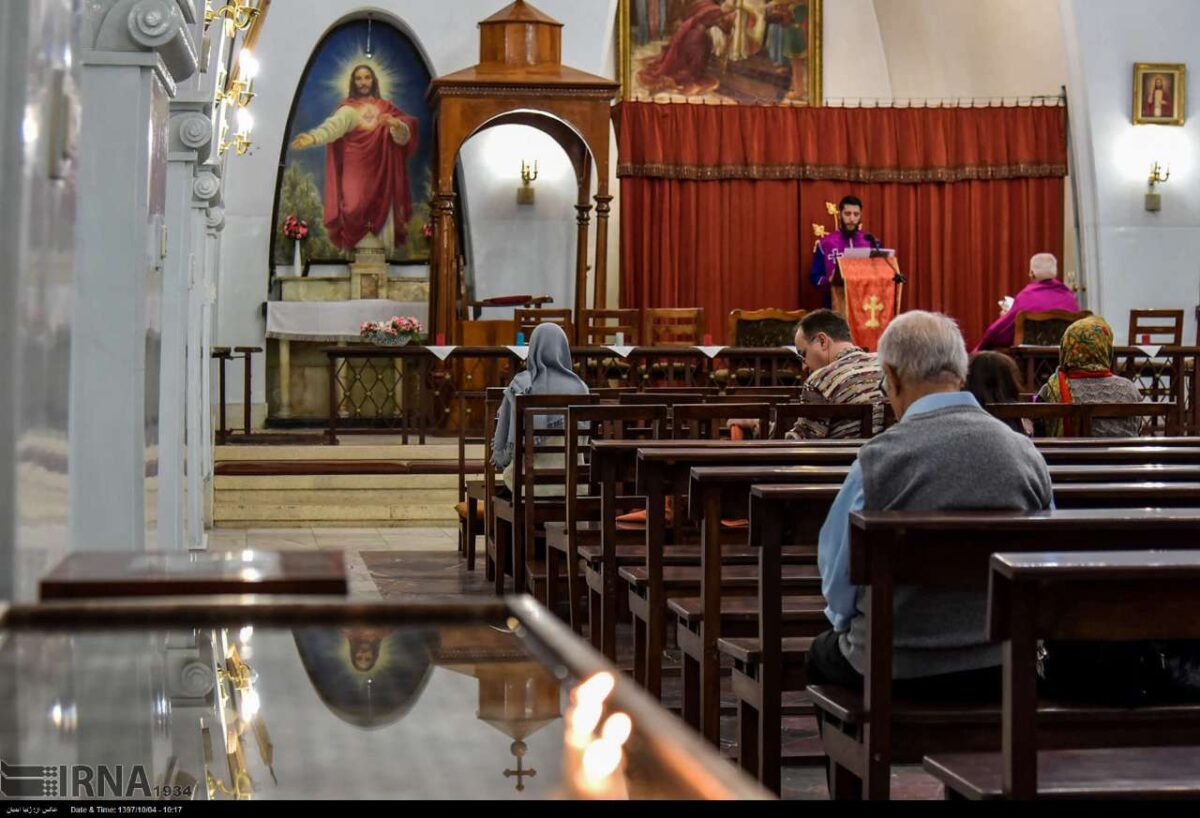 Christmas Celebrated By Iranians In Tehran Church - Iran Front Page