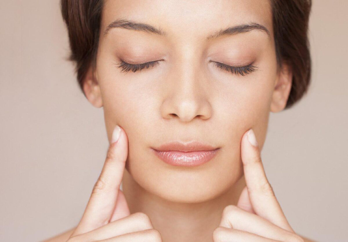 Face Yoga: A Unique Way to Keep Skin Young