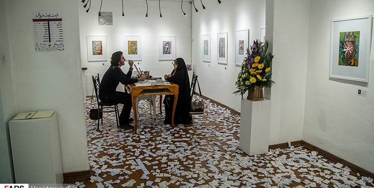 Iranian Artist Turns Waste Papers into Artefacts