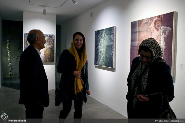 Iranian Woman Holds Painting Exhibition Inspired by Prague Sculptures