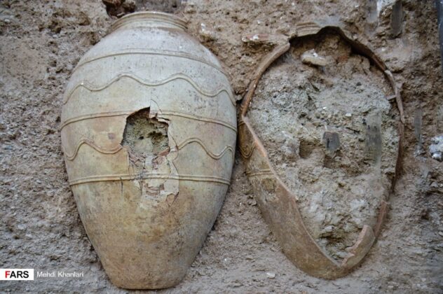 Two Possibly Ancient Jars Discovered in Iran