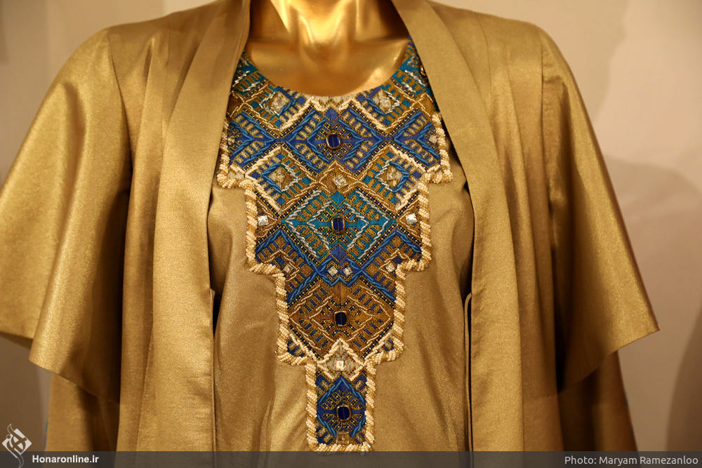 Iranian Baluch Woman Designs Dress for Queen of Brunei (16)