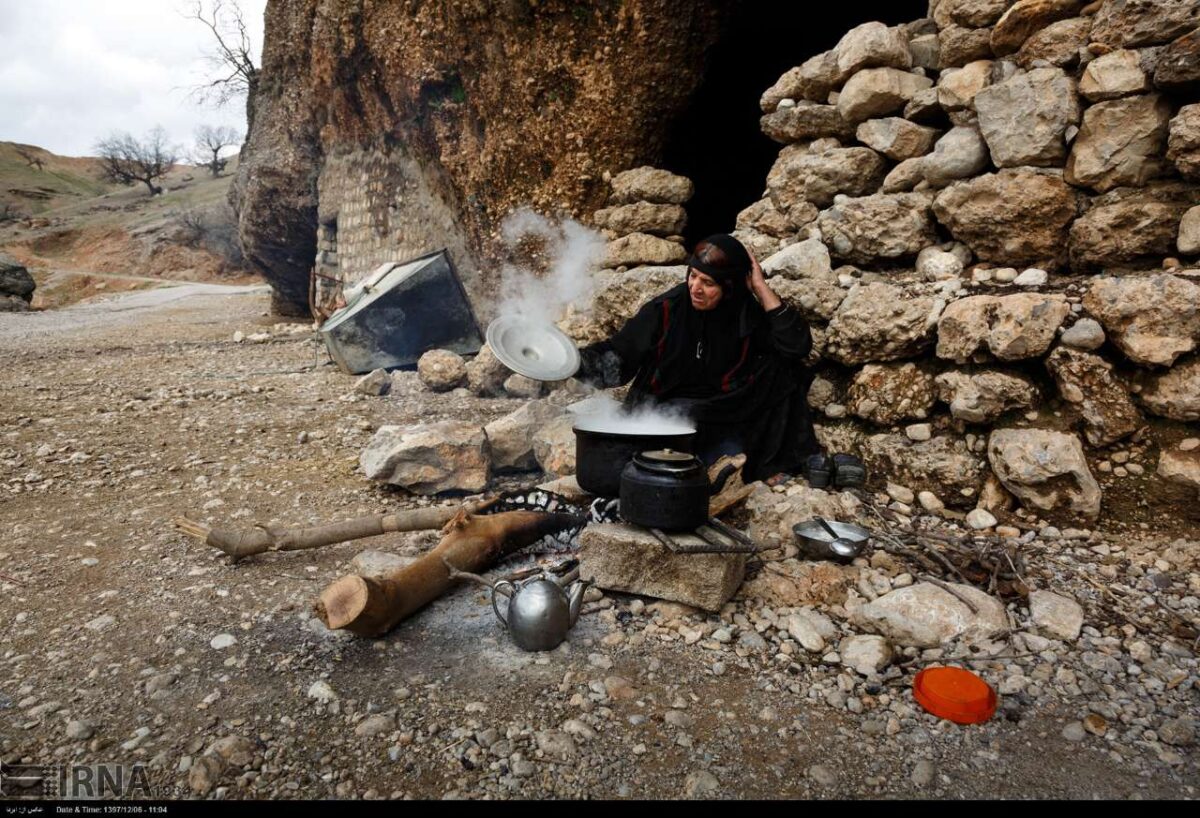 Two Families Living Primitive Life in Southern Iran 24 Two Families Living Primitive Life in Southern Iran