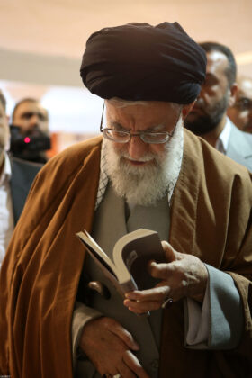 Iran’s Leader Pays Visit to Tehran International Book Fair