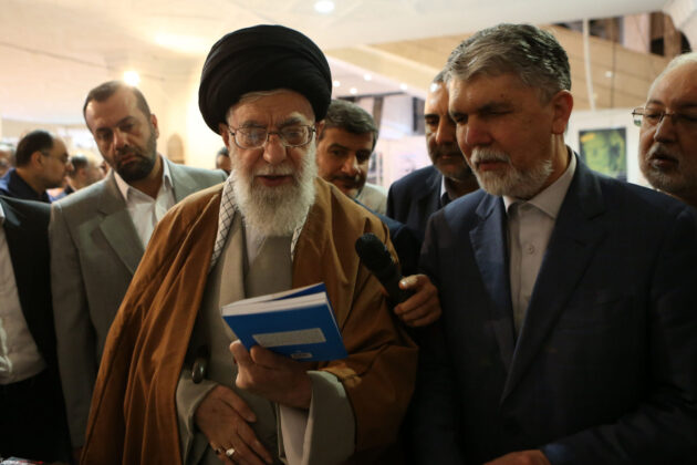 Iran’s Leader Pays Visit to Tehran International Book Fair