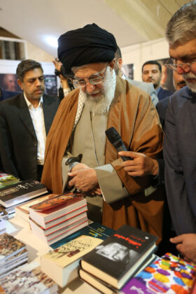 Iran’s Leader Pays Visit to Tehran International Book Fair
