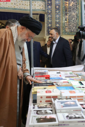Iran’s Leader Pays Visit to Tehran International Book Fair