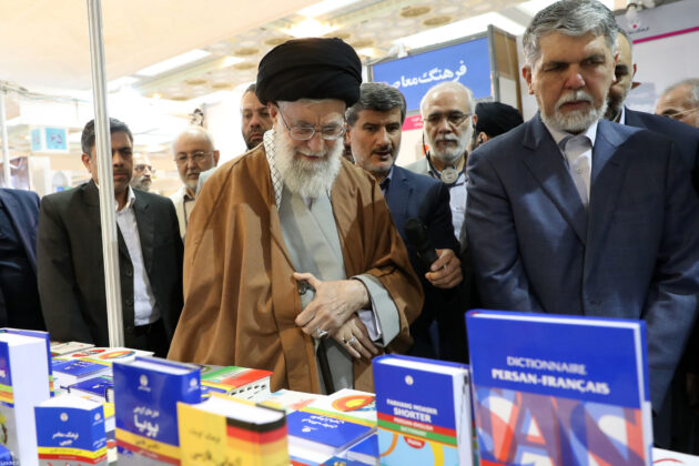 Iran’s Leader Pays Visit to Tehran International Book Fair