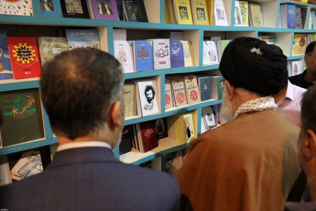 Iran’s Leader Pays Visit to Tehran International Book Fair