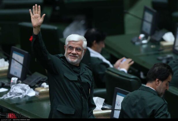 Iranian MPs Chant ‘Death to America’ Wearing IRGC Uniform