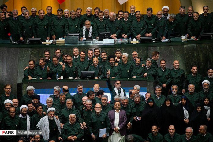 Iranian MPs Chant ‘Death to America’ Wearing IRGC Uniform
