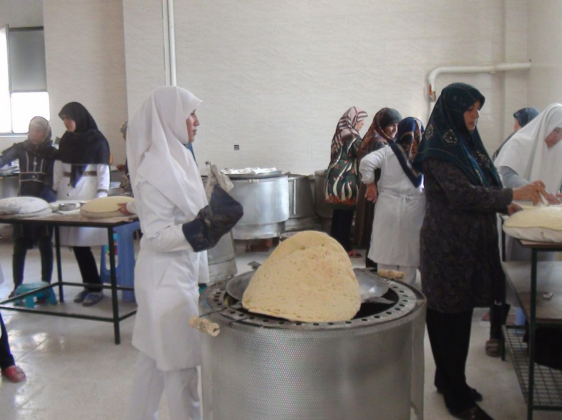 ‘Bakers Battalion’ Making Bread for Flood-Hit Iranians