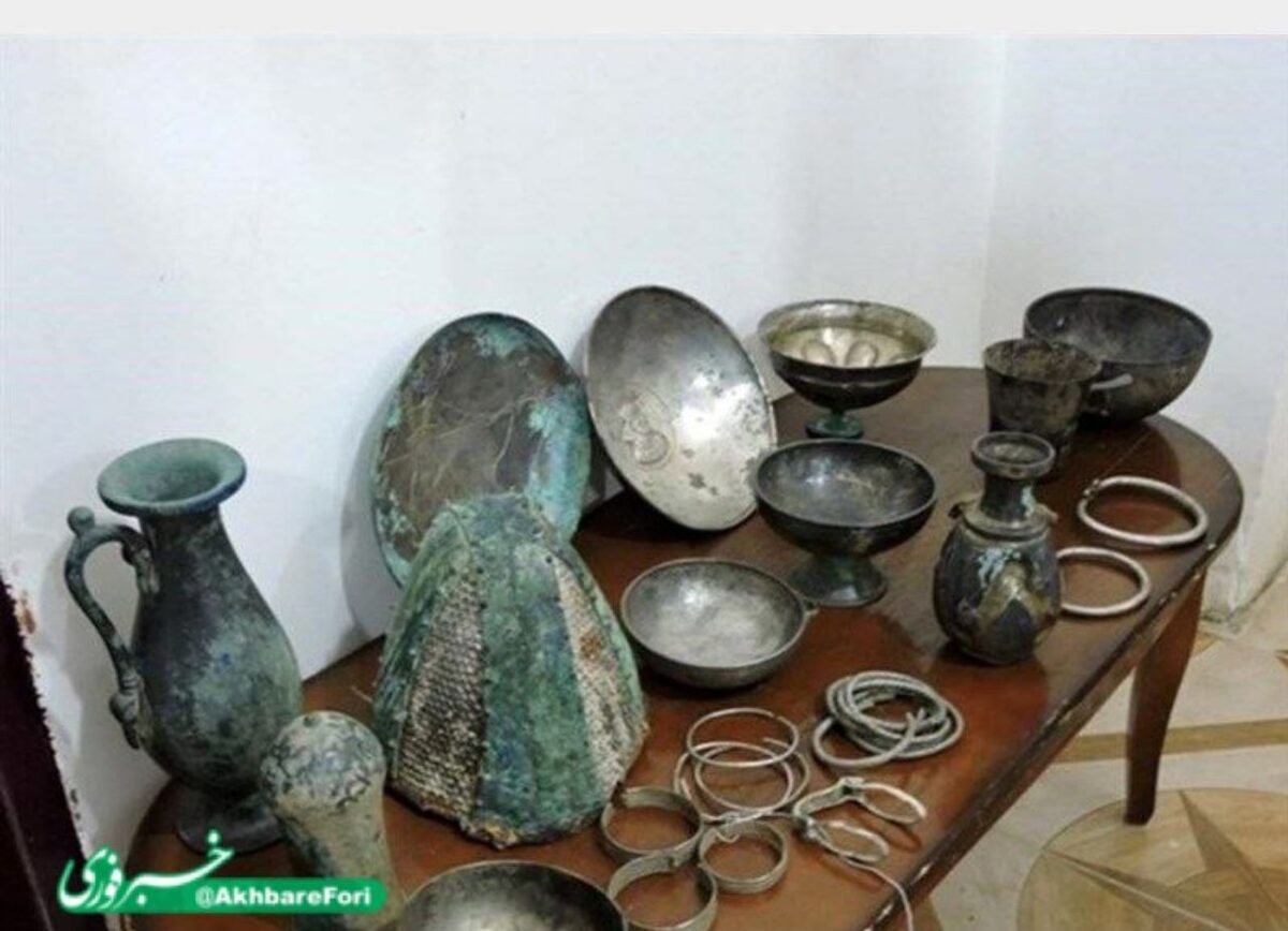 80 Ancient Relics Confiscated in Central Iran