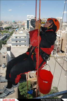 ‘Spider Woman’ Says Finds Peace of Mind in Climbing Buildings