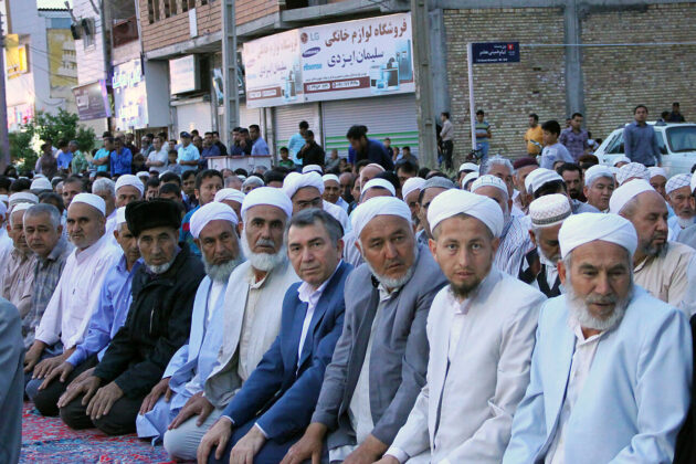 Sunni Iranians Host Largest Fast-Breaking Reception