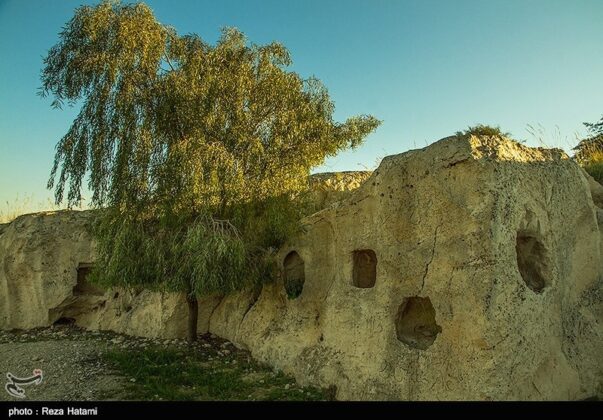 Palmyrene Graves, Iran