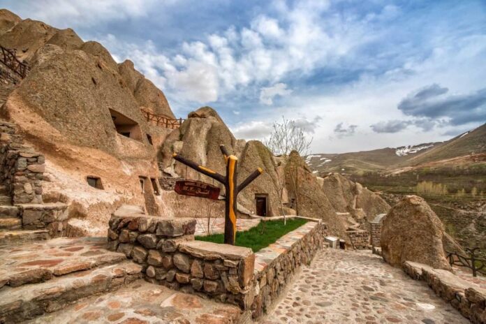 Iran Home to Several Strange but Attractive Hotels