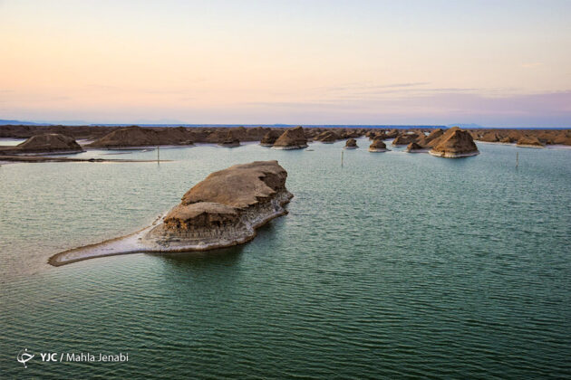 Lut Desert Gorgeous Lake in Hottest Spot on Earth 21