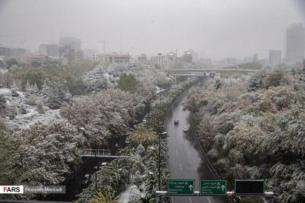 Tehran Citizens Surprised by First Autumn Snowfall