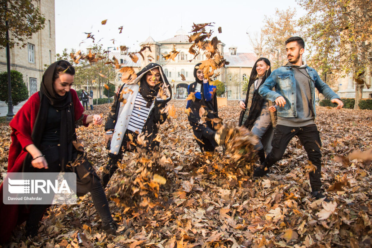Autumn Festival at National Garden of Tehran (9)