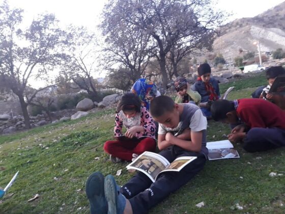Iranian Cleric Promoting Book-Reading among Children in Deprived Areas