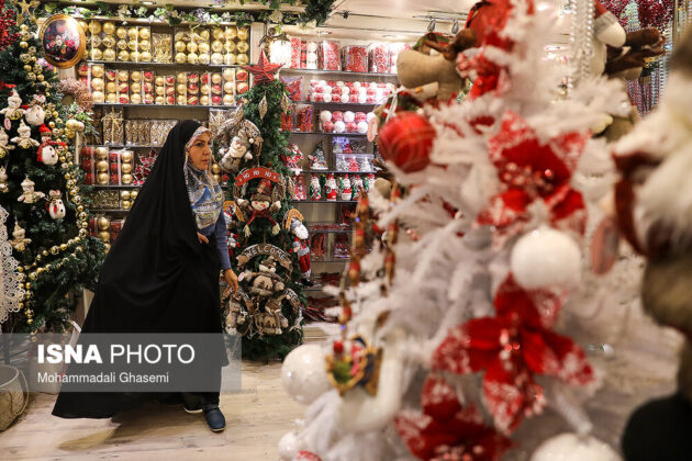 Iranian Christians Out for Christmas Shopping