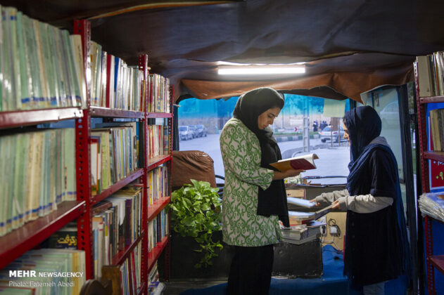 Iranian Teenage Girl Converts Minibus into Lovely Bookstore 14