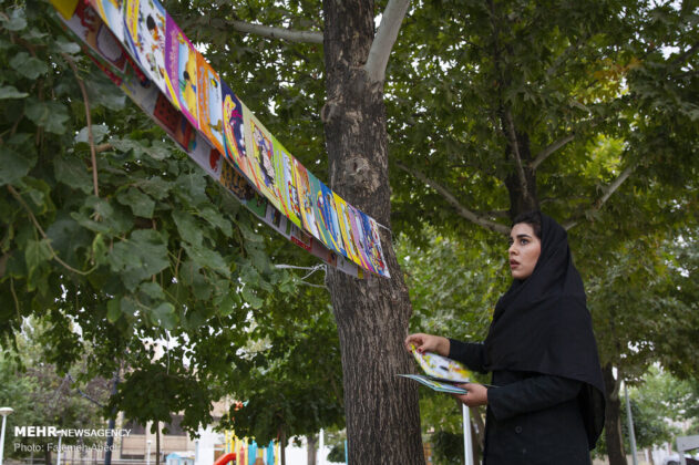 Iranian Teenage Girl Converts Minibus into Lovely Bookstore 7