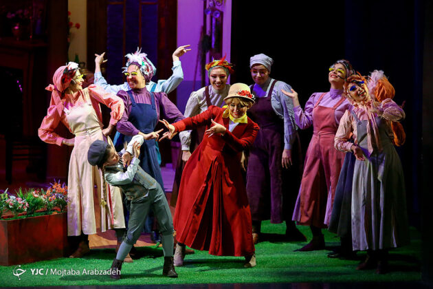 Mary Poppins Onstage in Tehran
