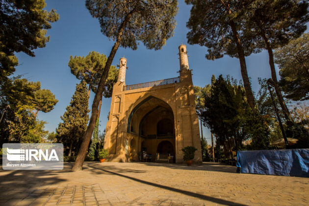 Menar-Jonban; A Wonder of Persian Architecture in Isfahan